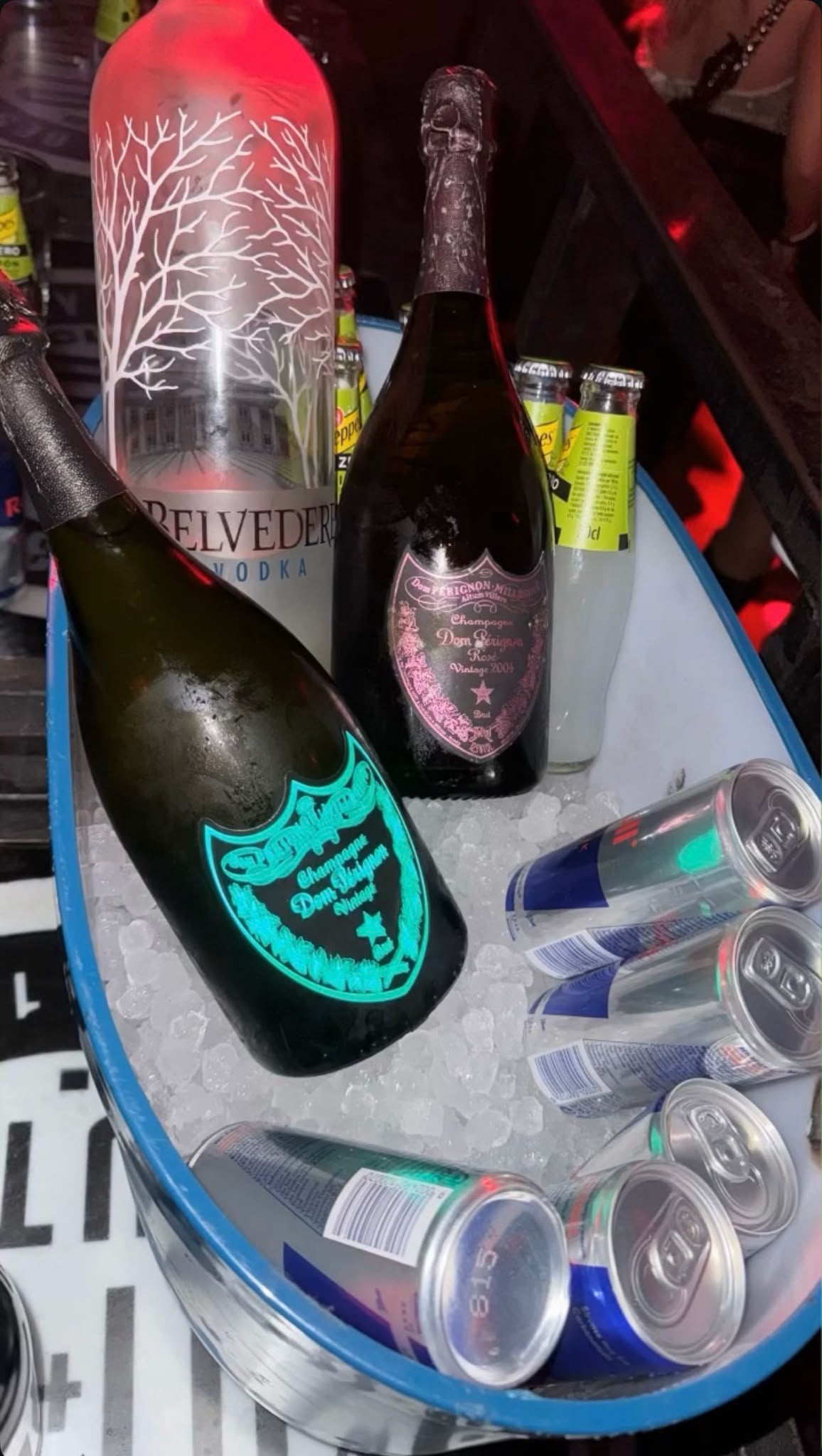 Dom Pérignon y Belvedere en zona VIP
